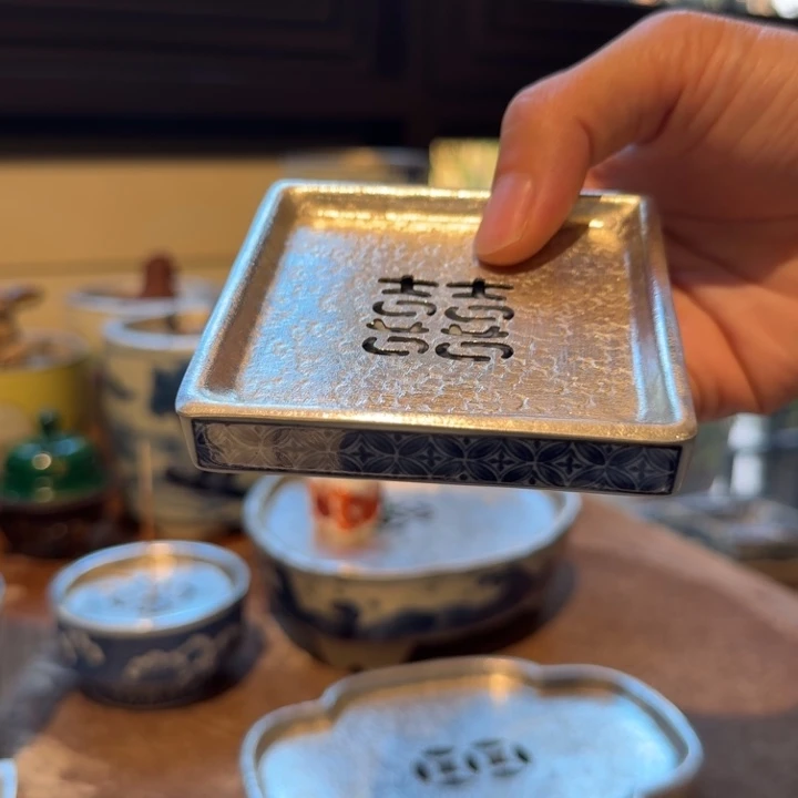 壶承天的作品是由一个人