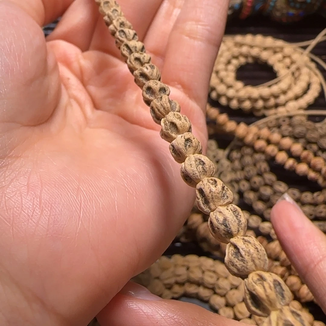 呜****柏香籽/百香籽吊坠