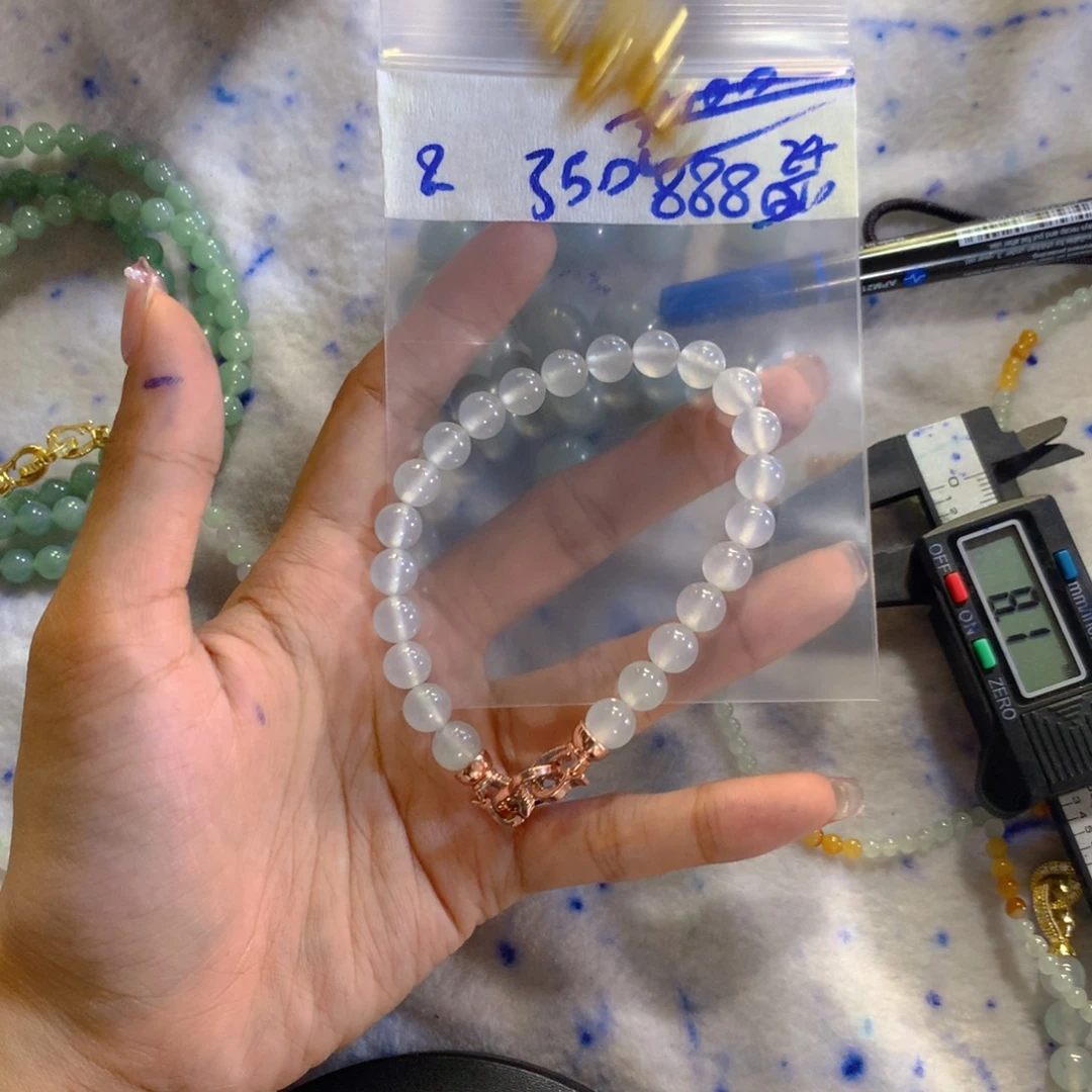 定制翡翠未镶嵌天然缅甸翡翠多样性