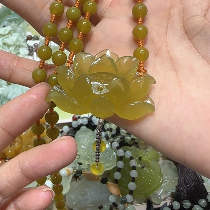 蛇纹石玉吊坠未镶嵌