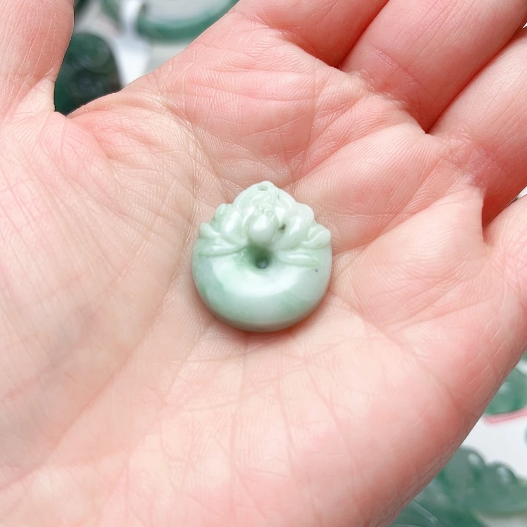 独山玉颈饰未镶嵌