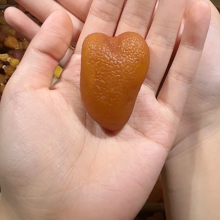 琥珀未镶嵌颈饰蜜蜡海漂爱心