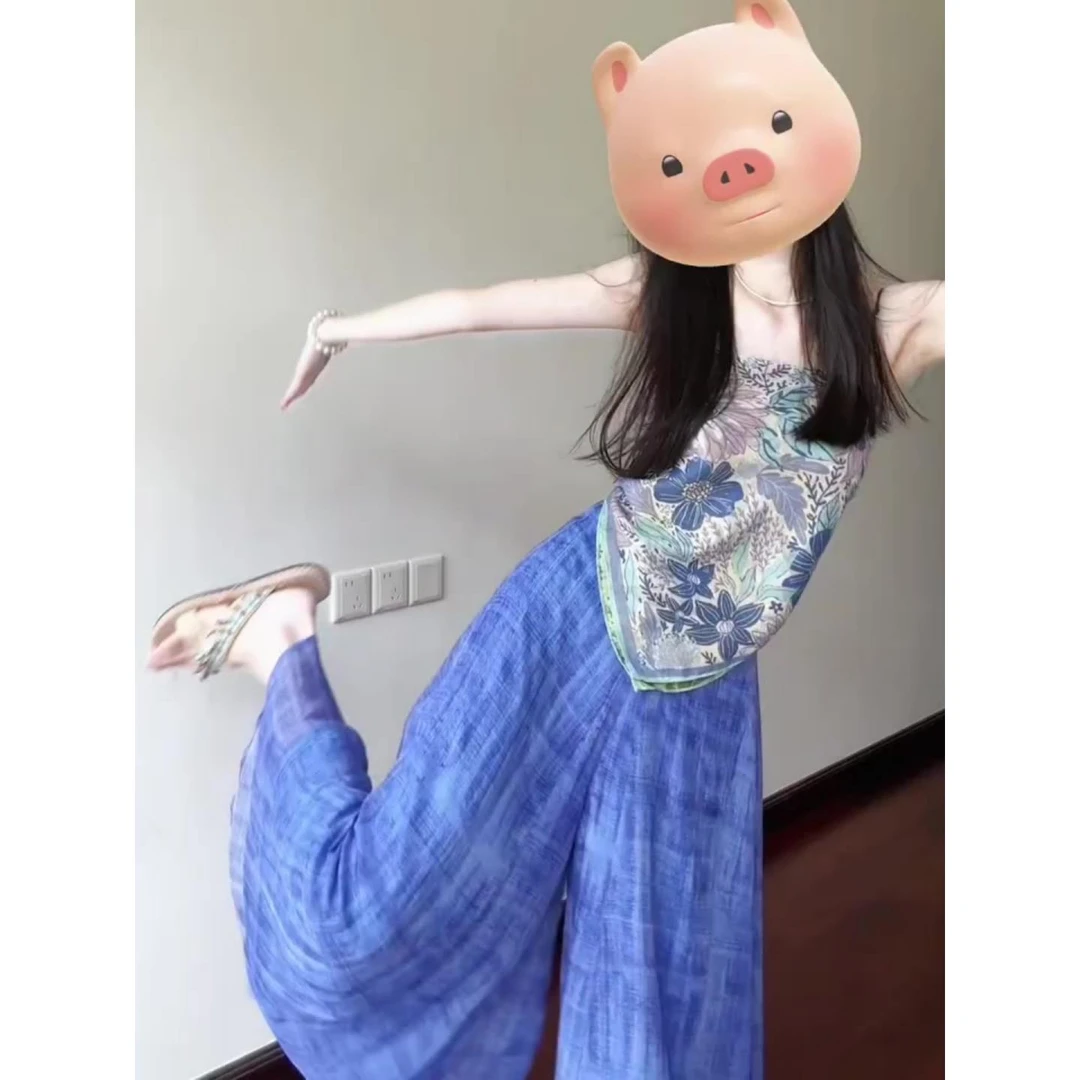 巨好看的度假风套装女夏季蓝色印花露背吊带上衣休闲阔腿裤两件套