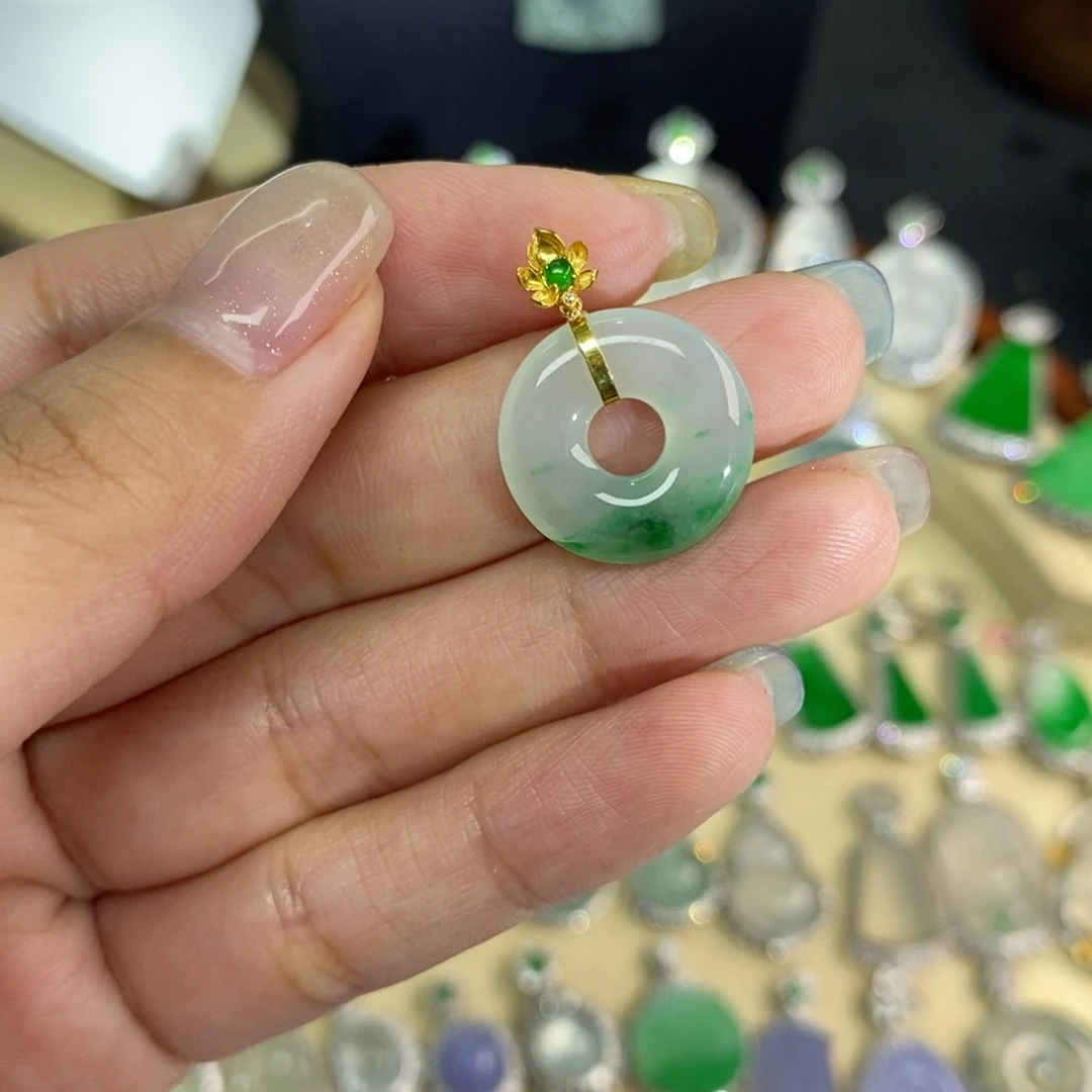 翡翠18K金镶嵌颈饰A货翡翠