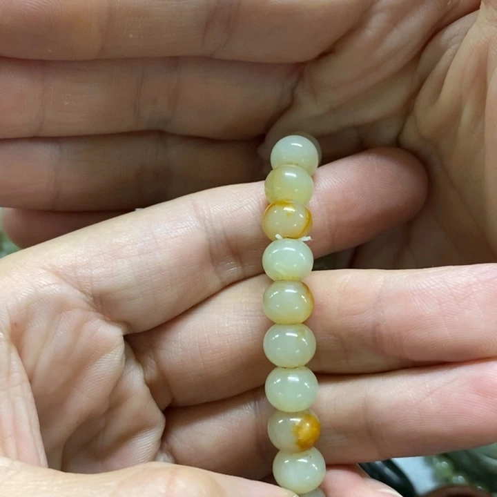 未镶嵌手链岫岩河磨玉（透闪石质玉）阿*