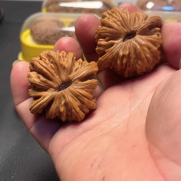 阿***x文玩核桃吊坠楼子