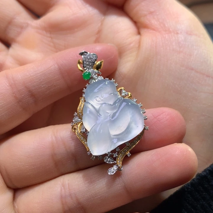 【闪购商品】颈饰18K金镶嵌翡翠