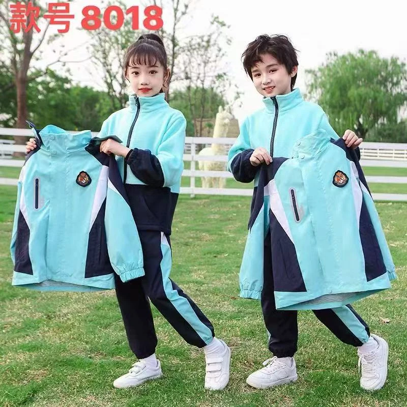 B044浅兰色冲锋衣三件套(外套+裤子+绒)没有徽章