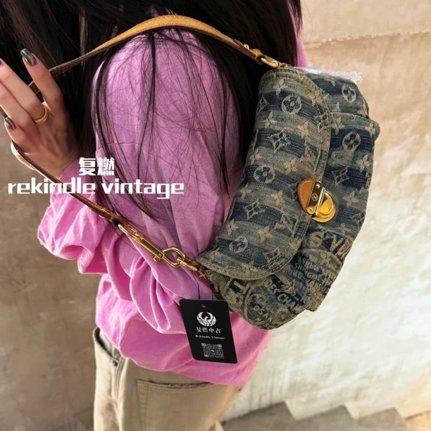 95新 LouisVuitton/路易威登 复燃精选/徽章丹宁元宝单肩包06年