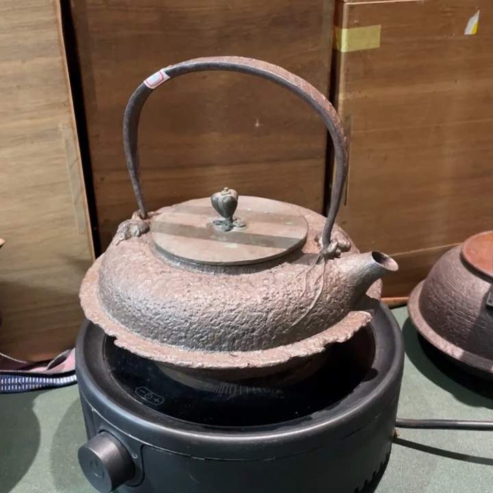 炮口裙边扁壶900毫升