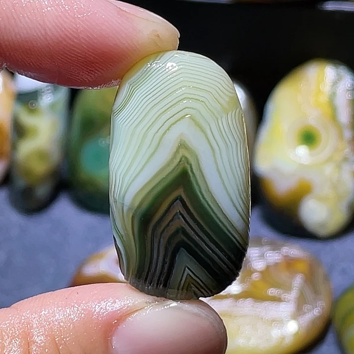 玛瑙/玉髓未镶嵌珠宝奇石