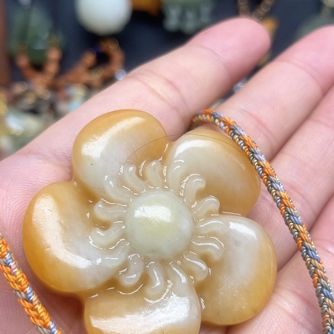 未镶嵌蛇纹石玉颈饰