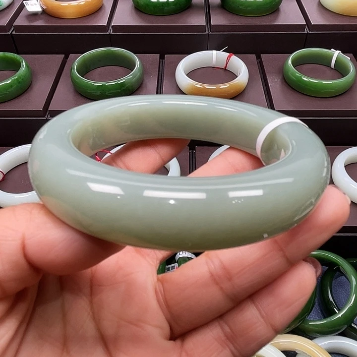 和田玉未镶嵌手镯6364