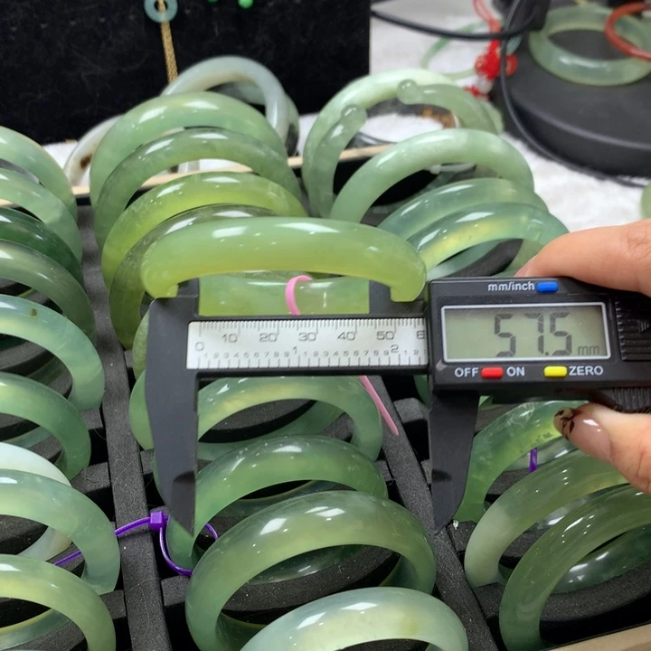 未镶嵌蛇纹石玉手镯37