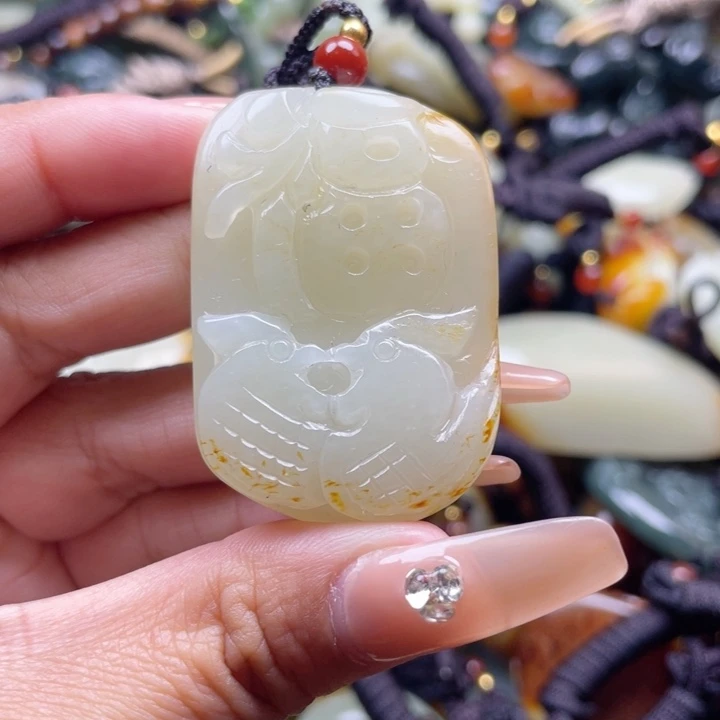 和田玉颈饰未镶嵌