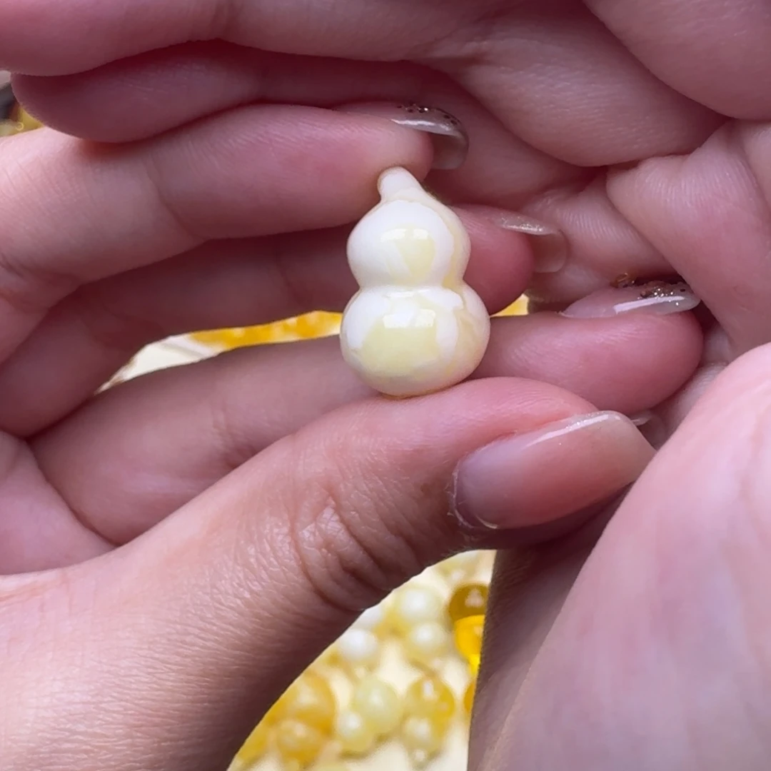 琥珀未镶嵌裸石11号