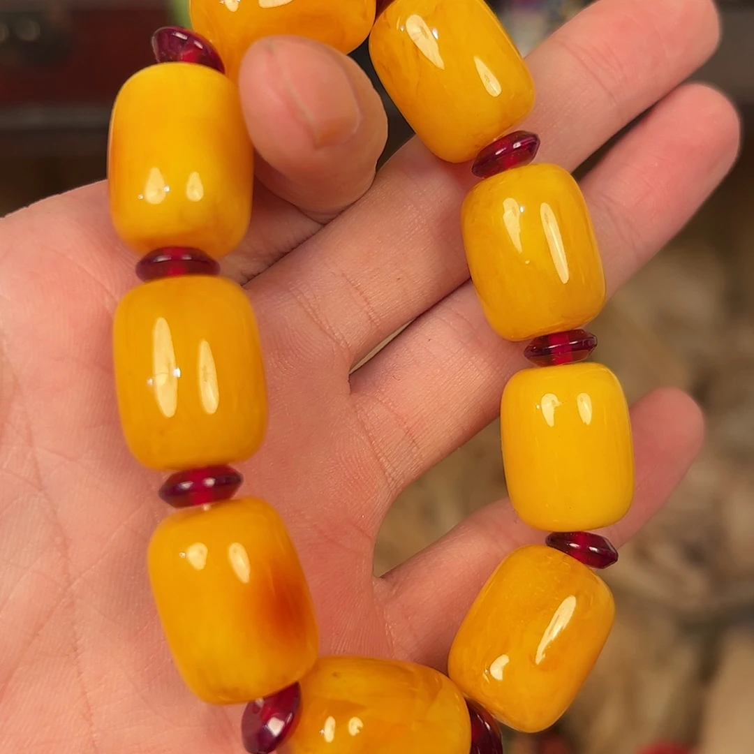 蜜蜡未镶嵌颈饰今天早上在食堂