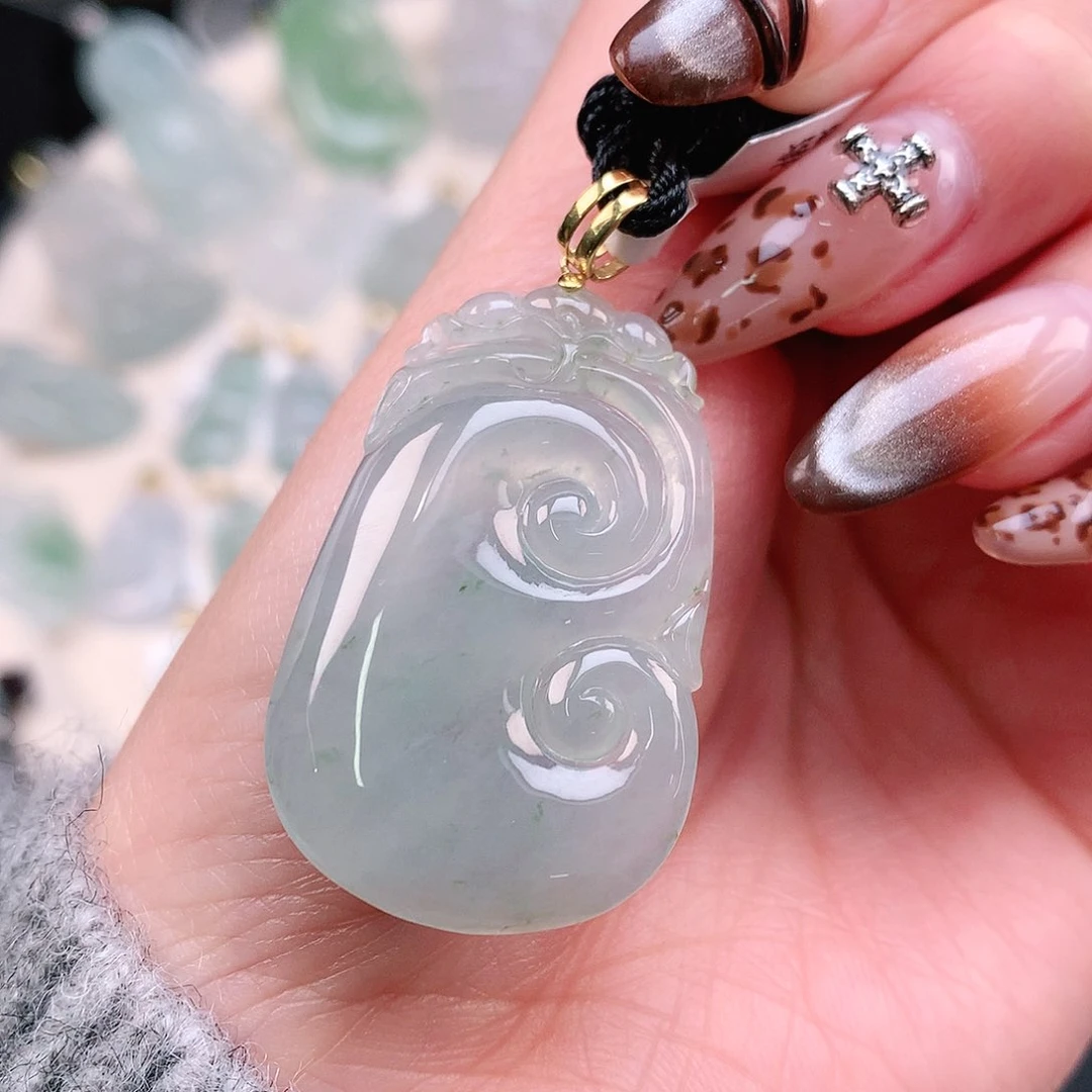 翡翠颈饰18K金镶嵌飘花如意45.3、37.6、24、4.5