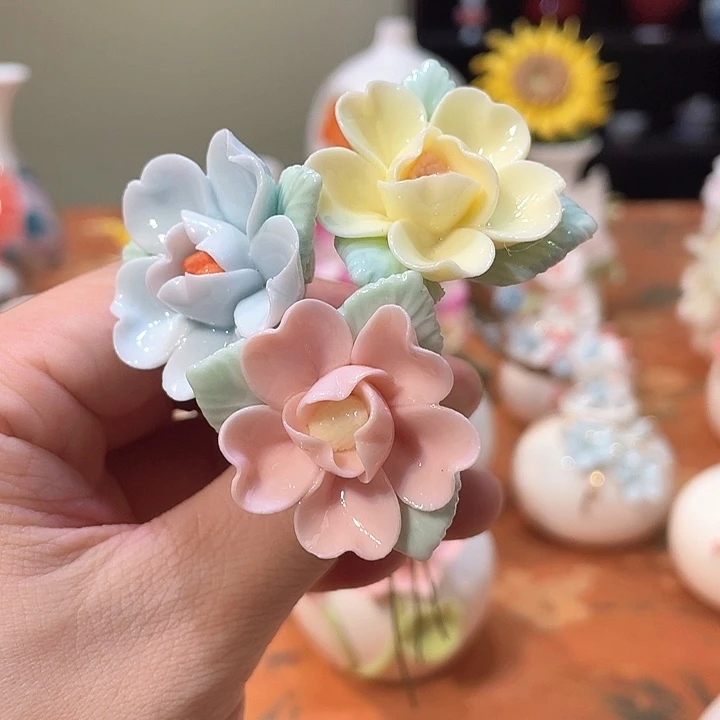 手工陶瓷精致摆件