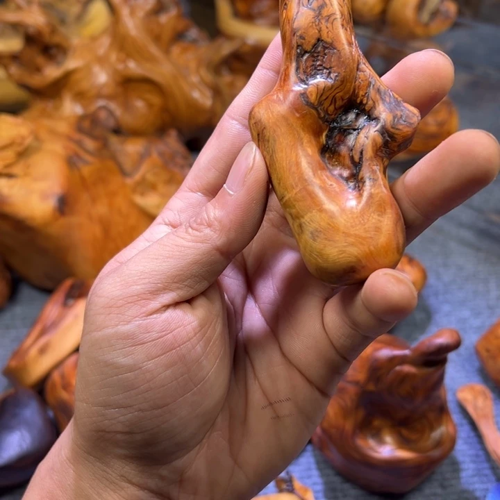 熙***主柏木（崖柏）陈化老料手串把件