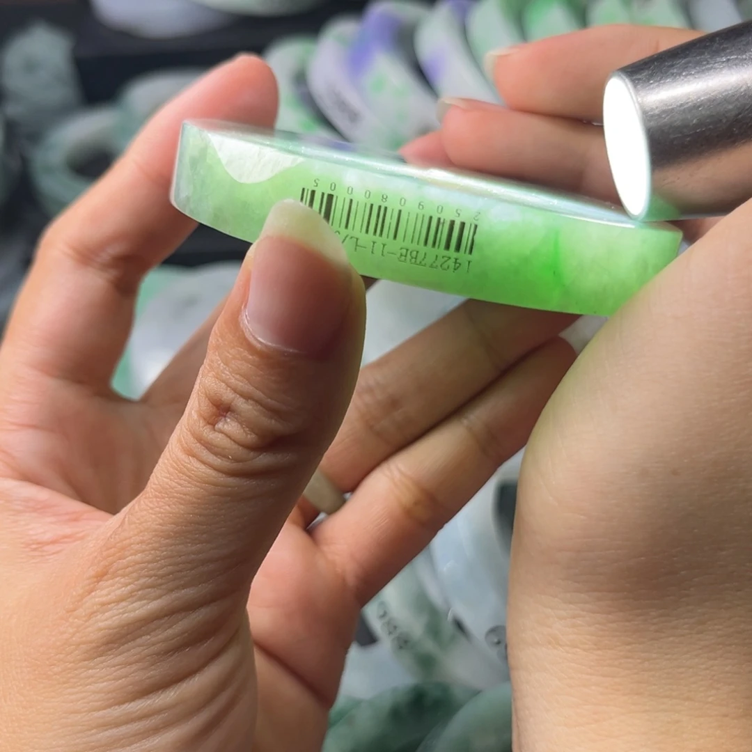未镶嵌手镯定制翡翠