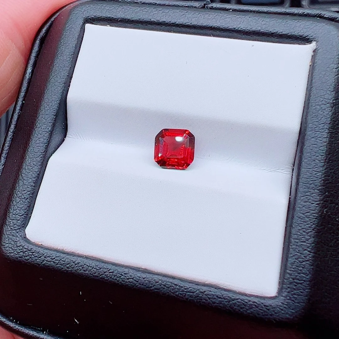 阿斯切方6石榴石未镶嵌