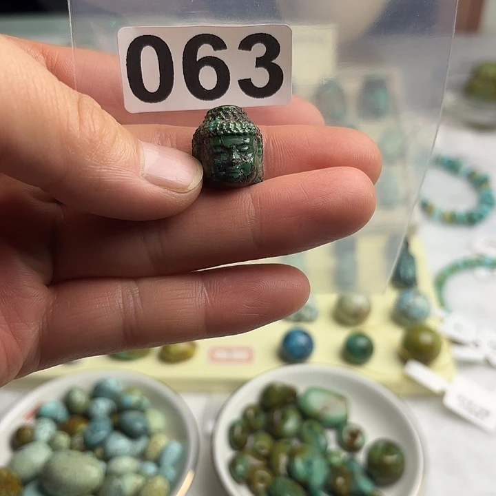 绿松石未镶嵌珠宝奇石