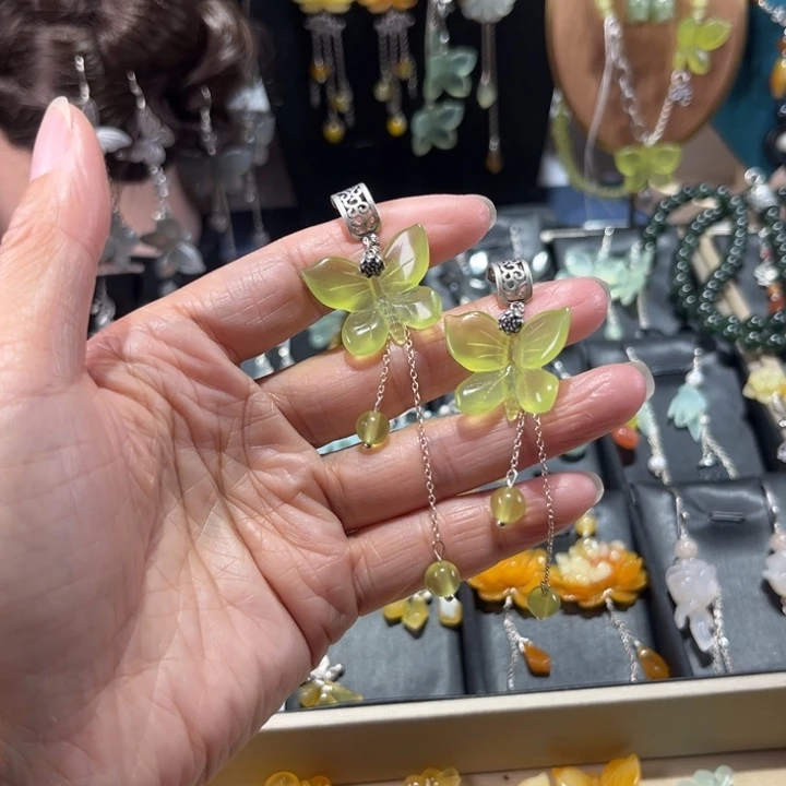 有***只银S925镶嵌蛇纹石玉耳饰