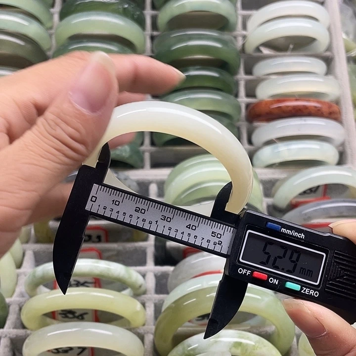 蛇纹石玉未镶嵌手镯334