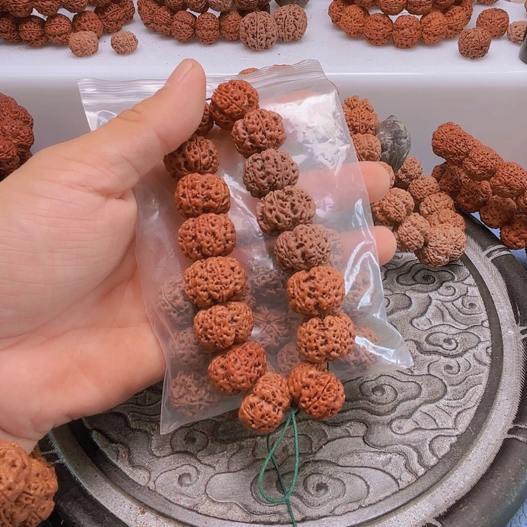 拿***铁金刚菩提手串V067/22mm 满天星