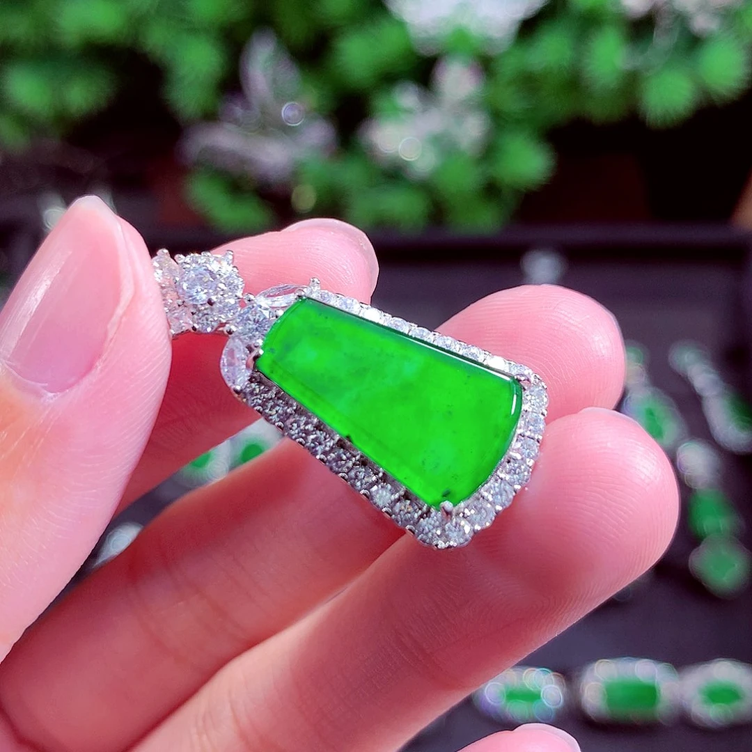 颈饰未镶嵌翡翠天然