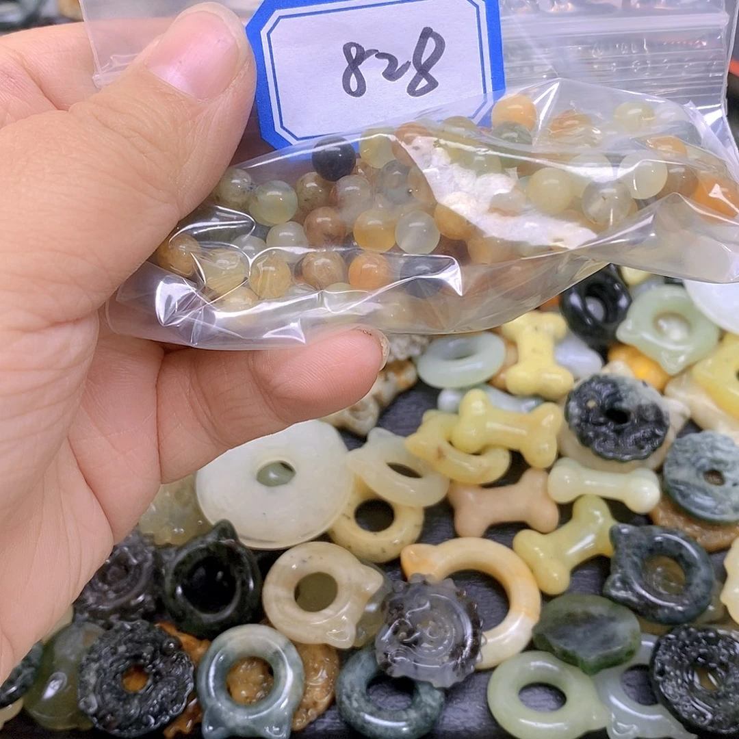蛇纹石玉吊坠(不含链)未镶嵌忘**?828