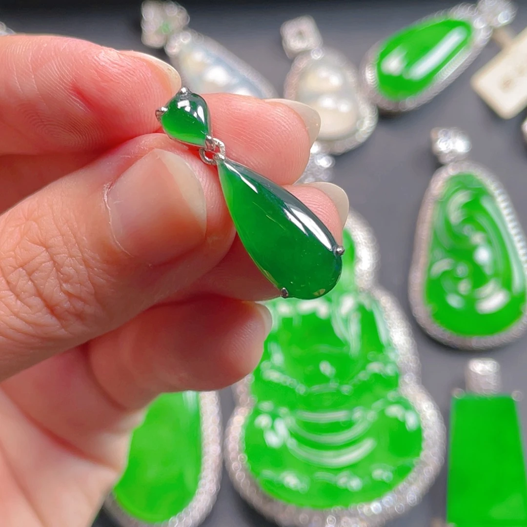 吊坠(不含链)未镶嵌翡翠
