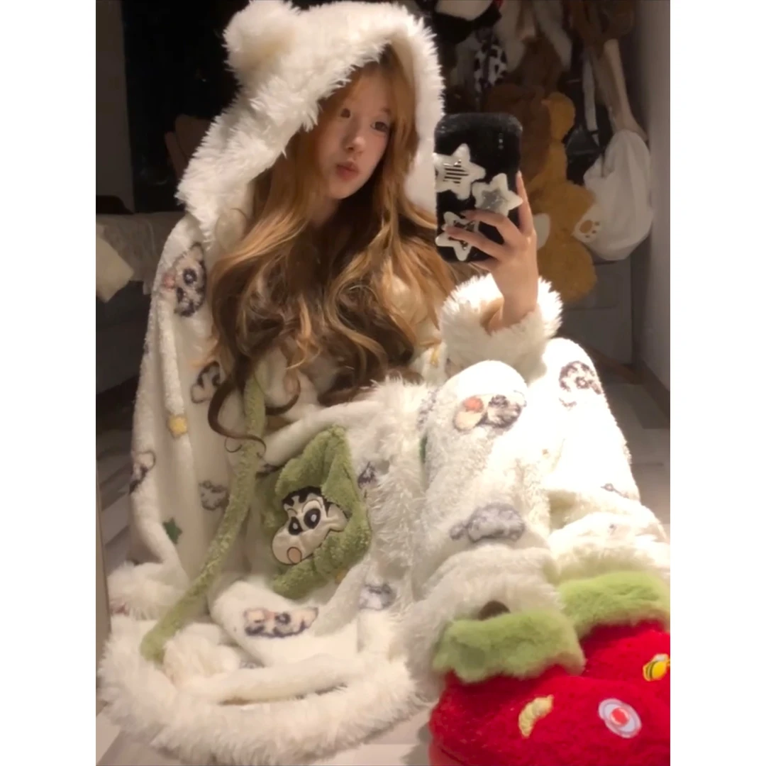 【DMXJ大梦想家】动漫蜡笔小新珊瑚绒连帽睡袍女秋冬新款加厚家居服