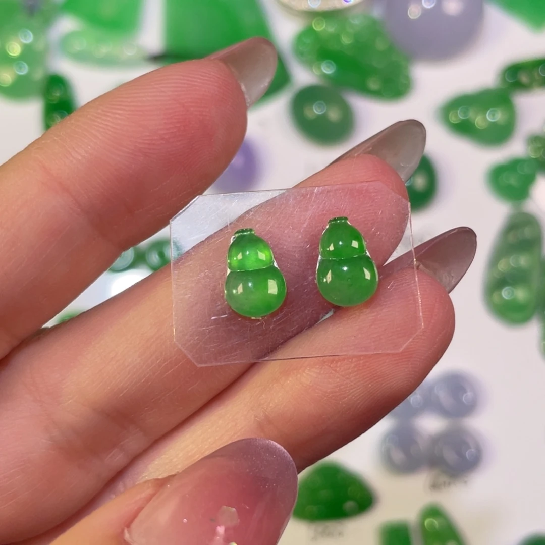 翡翠未镶嵌颈饰裸石