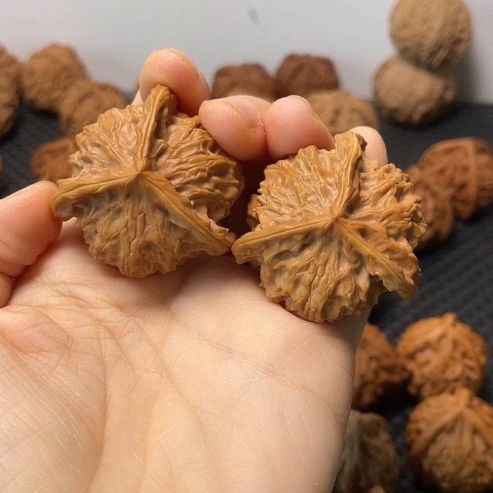 昕***饷文玩核桃把件40盘山