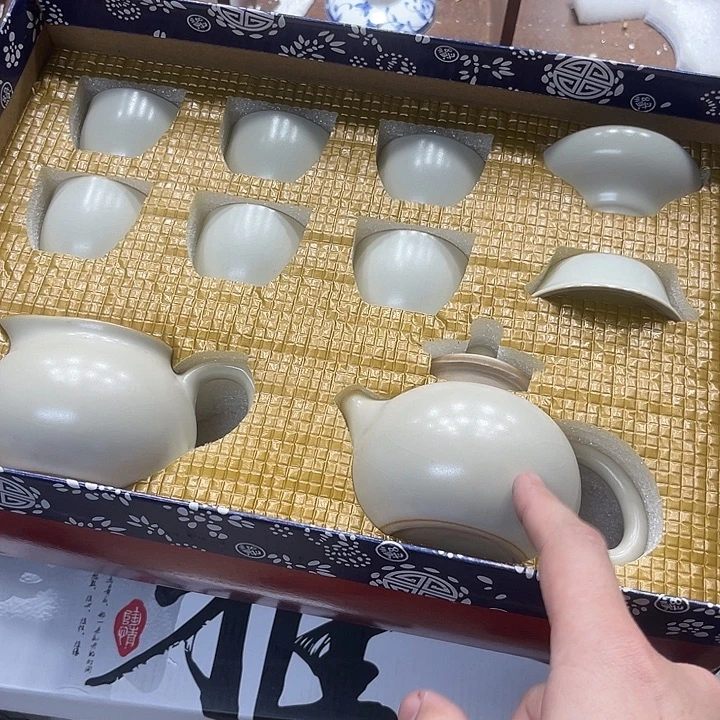 孤品茶具套装等。