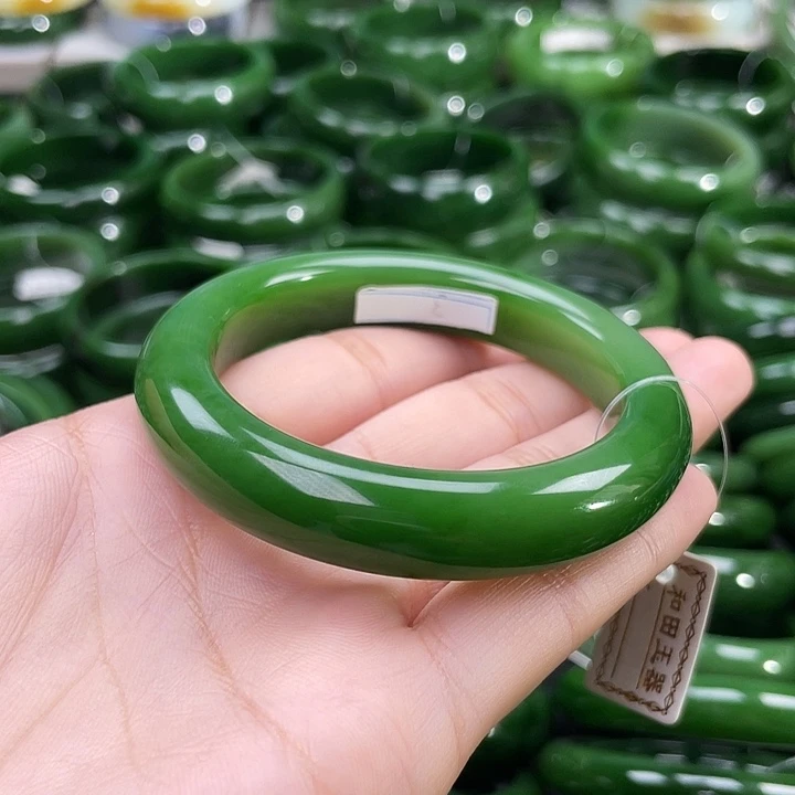 未镶嵌手镯和田玉（碧玉）