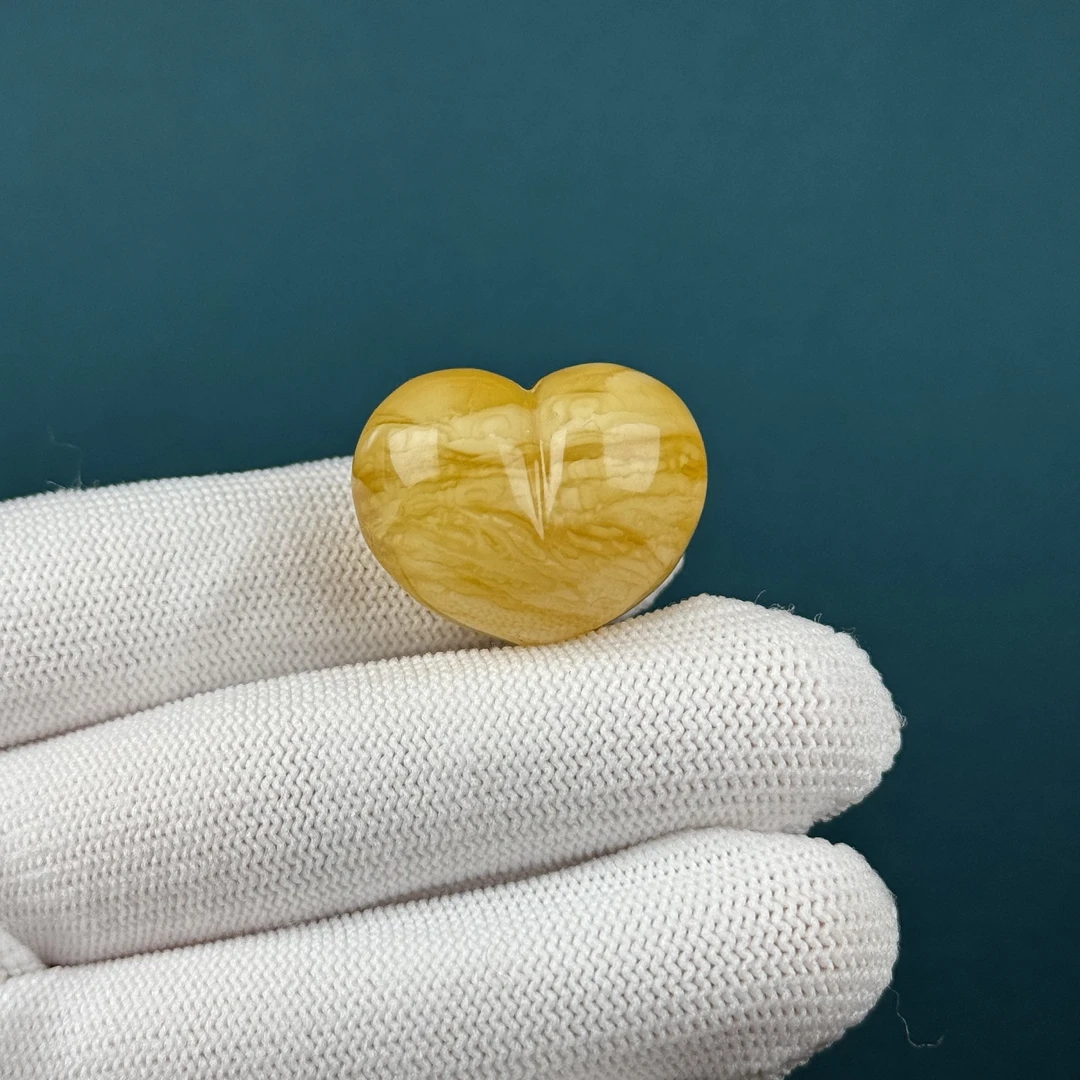 F4963天然原矿蜜蜡 屁桃爱心26.4*20.8*17.7mm支持复检假一罚十