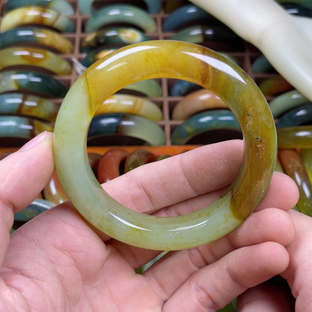 蛇纹石玉未镶嵌手镯