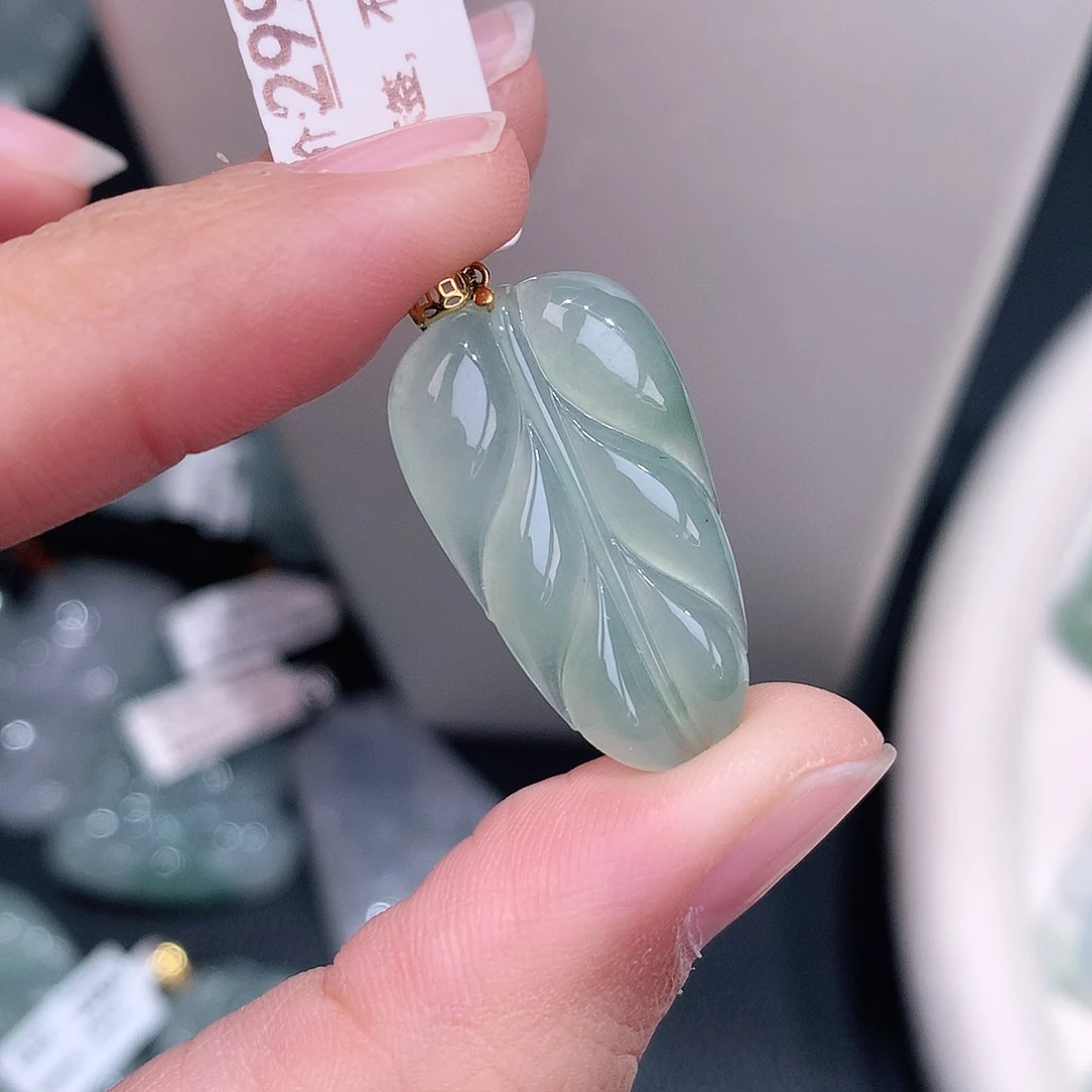 颈饰18K金镶嵌翡翠下播福利