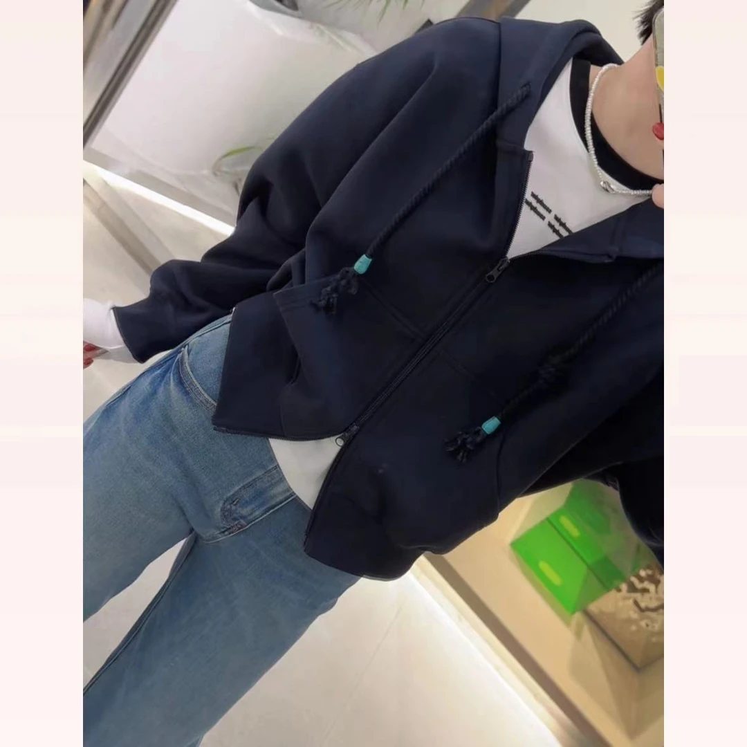 春苗女装    连帽抽绳卫衣     新款休闲百搭设计款