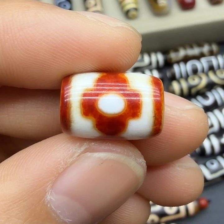 玛瑙/玉髓散珠坦诚三眼 10.6