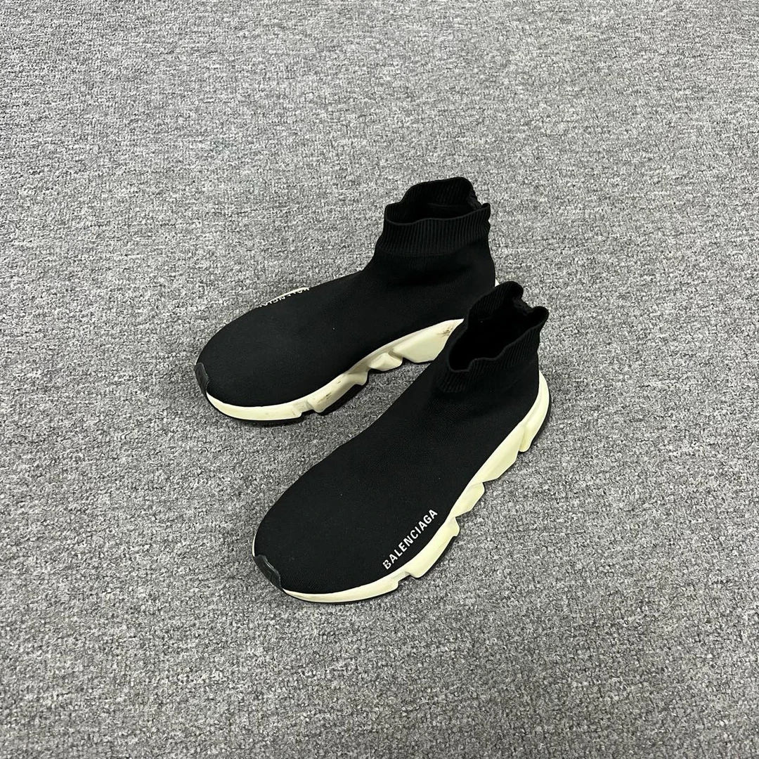 95新 Balenciaga/巴黎世家 巴黎世家黑色袜子鞋37码