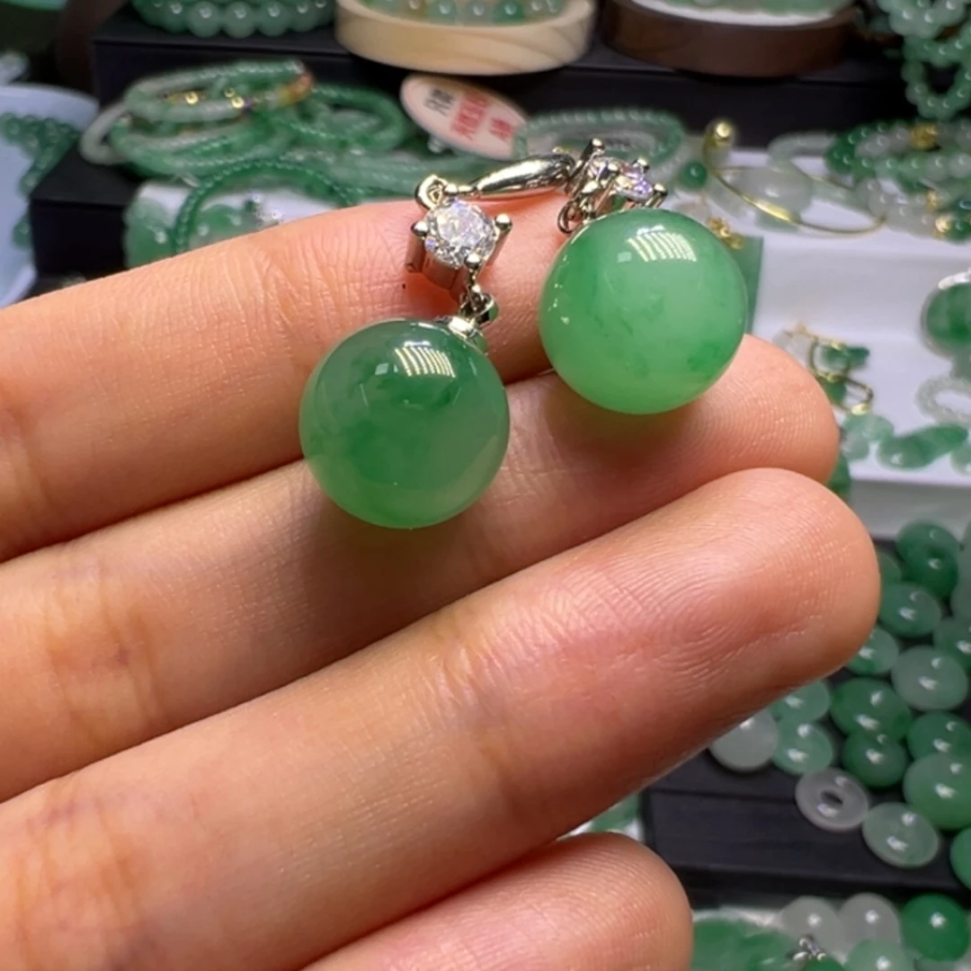 沛***️石英质玉（非洲翠）非洲翠未镶嵌