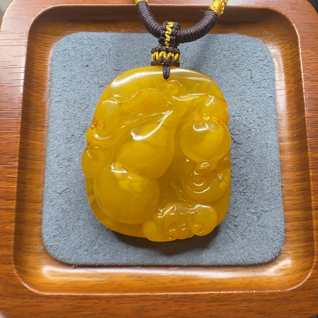 毛***妹蜜蜡未镶嵌颈饰郎