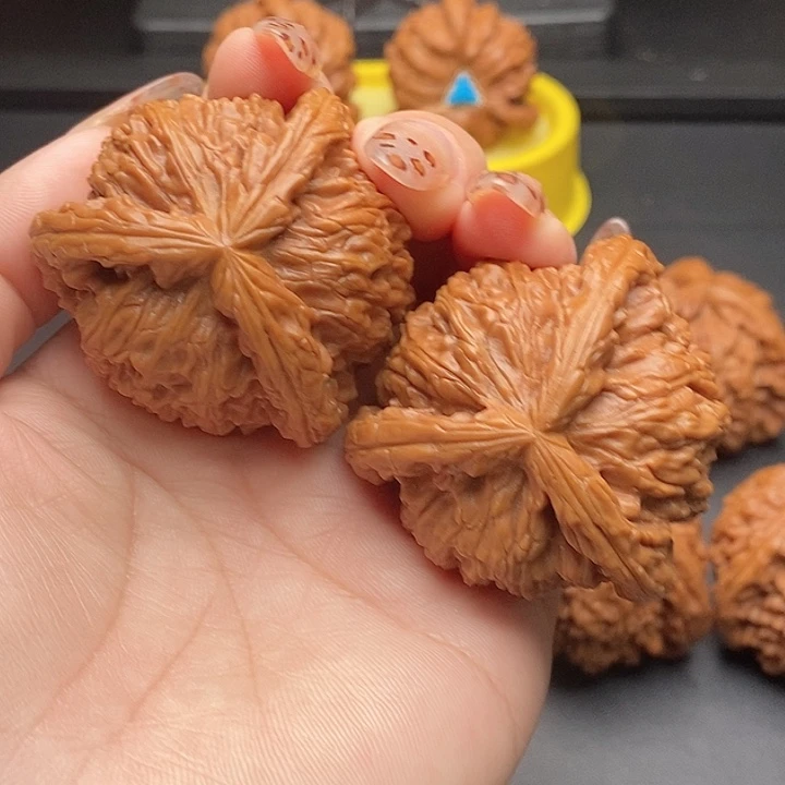 走***了核桃核桃吊坠白狮子