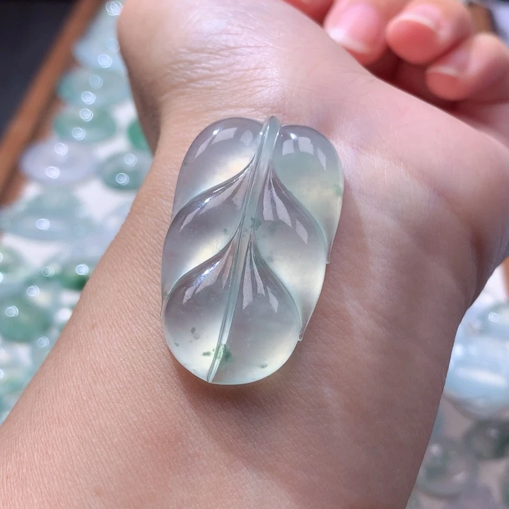 颈饰未镶嵌翡翠高冰飘花叶子