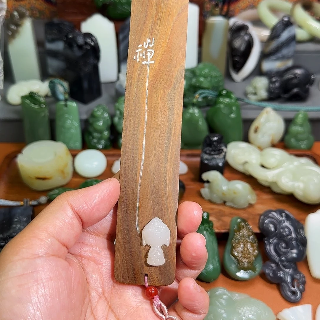 和田玉颈饰未镶嵌燃***皇