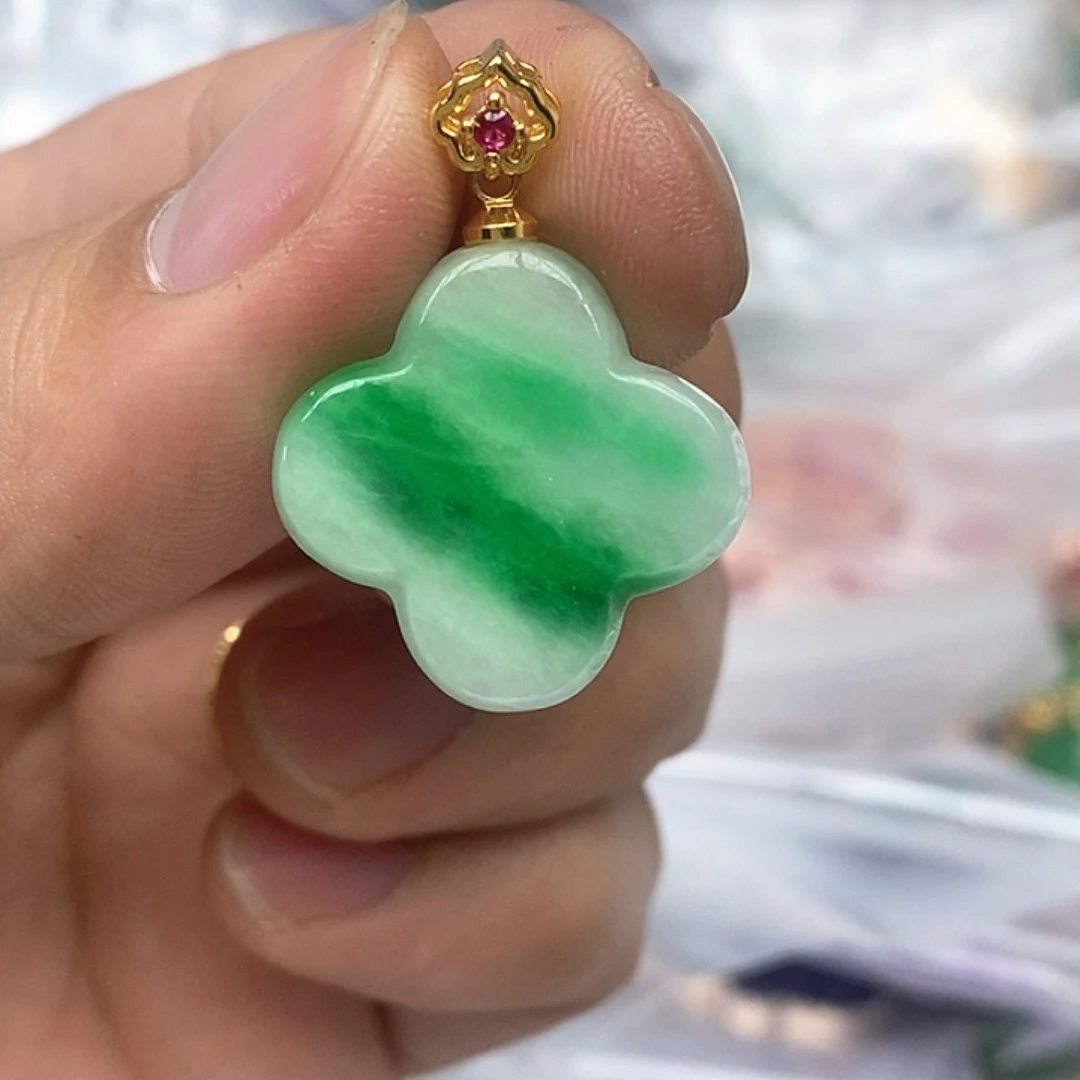 只买单纯的吊坠，没带链子，属的性质。